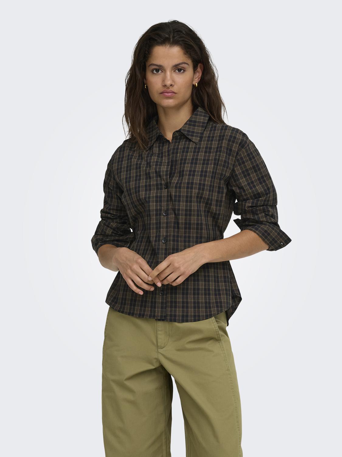 model_shot-front